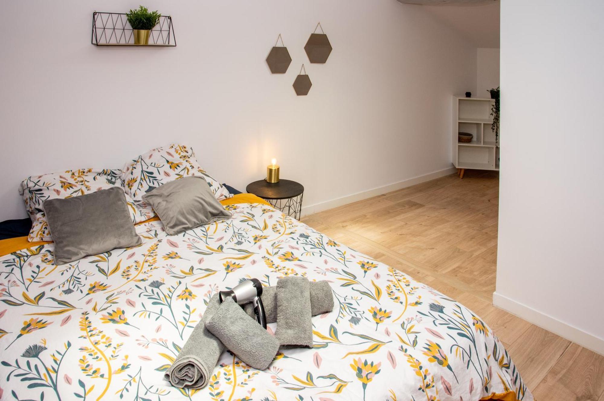 Duplex Cocoon - 10 Min De Blaye - 20 Min Cnpe - Wifi - Tv Hd Apartment Saint-Seurin-de-Cursac Exterior foto